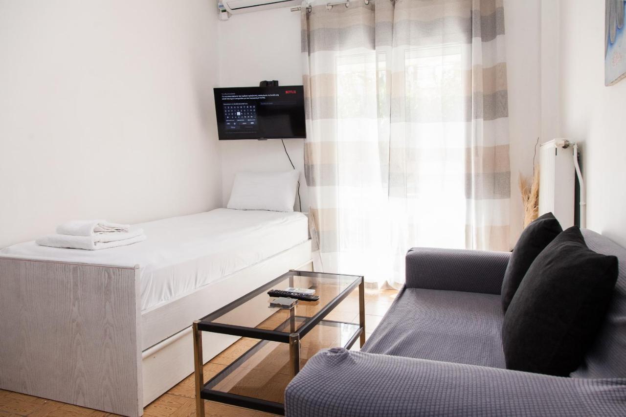 Cozy Apartment Near Stavros Niarchos Park Atene Esterno foto