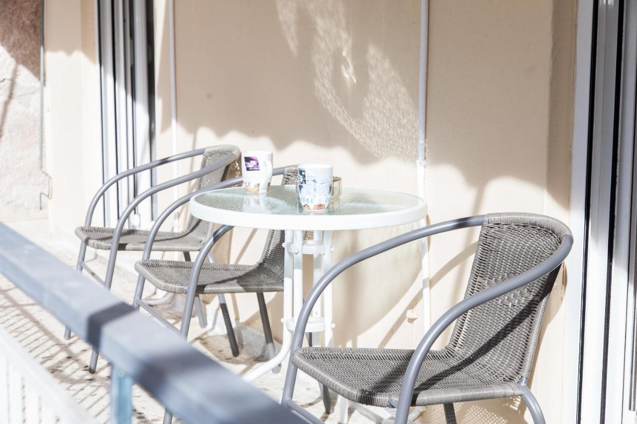 Cozy Apartment Near Stavros Niarchos Park Atene Esterno foto