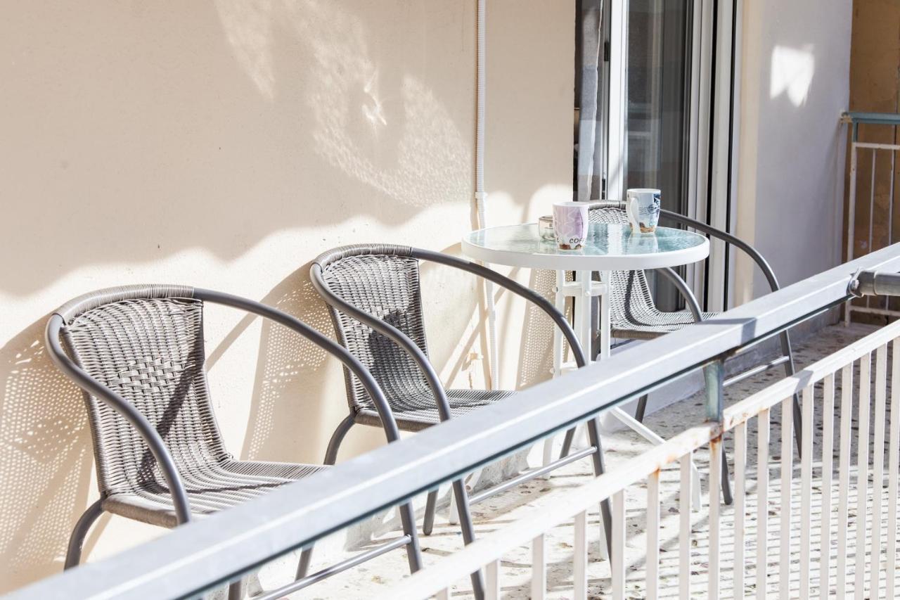 Cozy Apartment Near Stavros Niarchos Park Atene Esterno foto