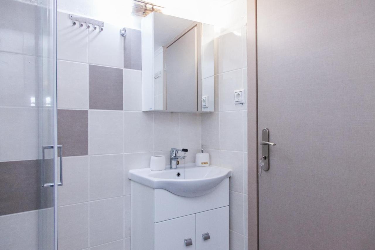 Cozy Apartment Near Stavros Niarchos Park Atene Esterno foto